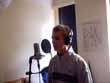Nemo rappt im Studio
